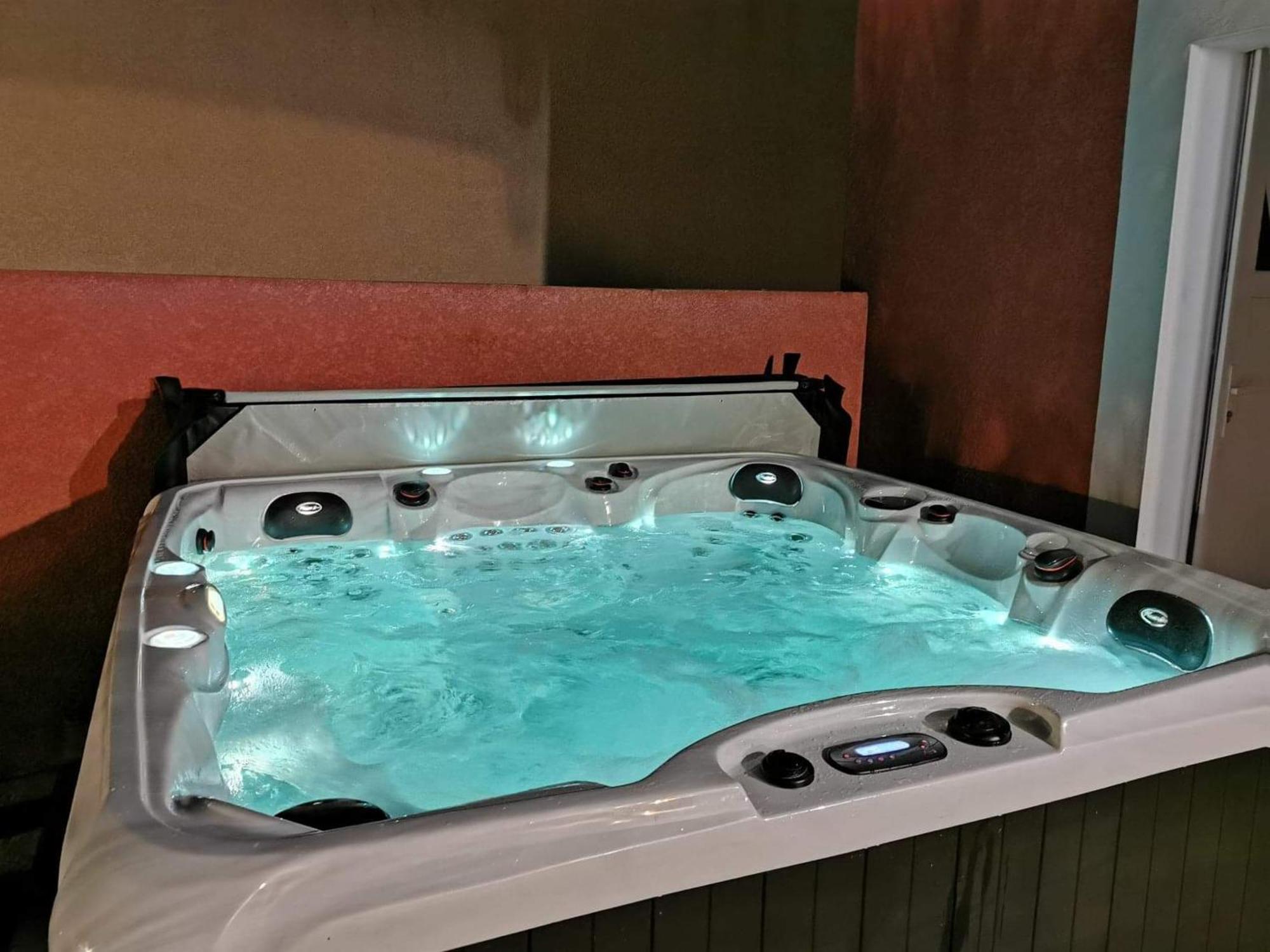 Villa Elegante A Carcassonne Avec Jardin Et Jacuzzi Εξωτερικό φωτογραφία